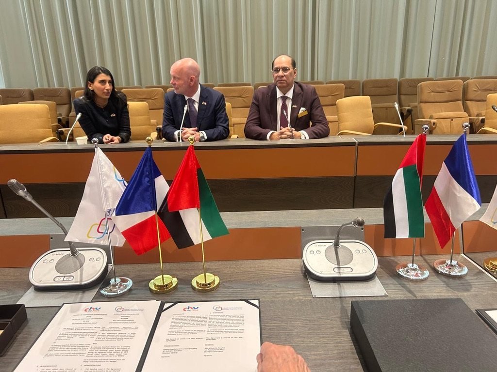 Signing an international hospital partnership